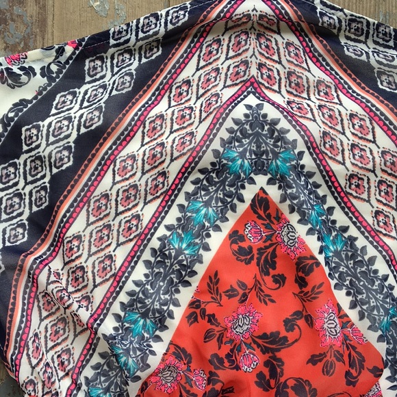 Express Halter dress - Picture 5 of 8